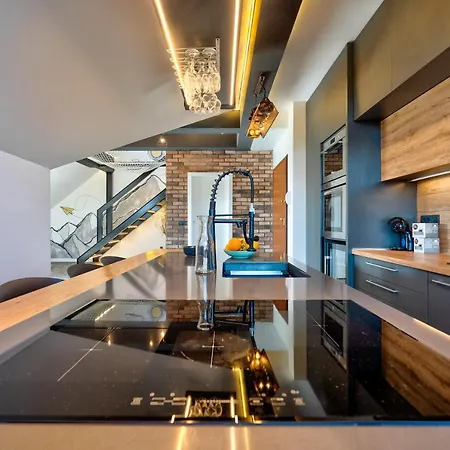 Apartment Infinity Sky