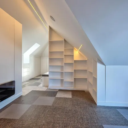 Apartment Infinity Sky