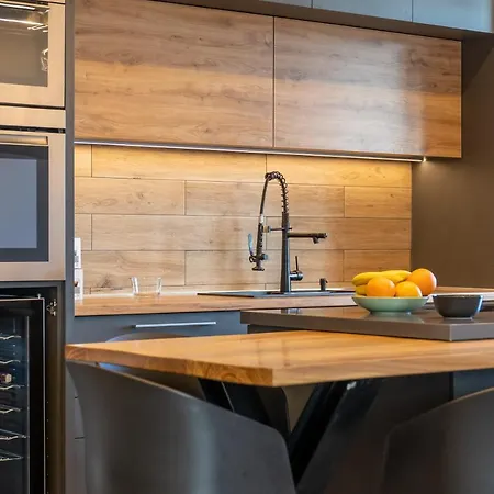 Apartment Infinity Sky